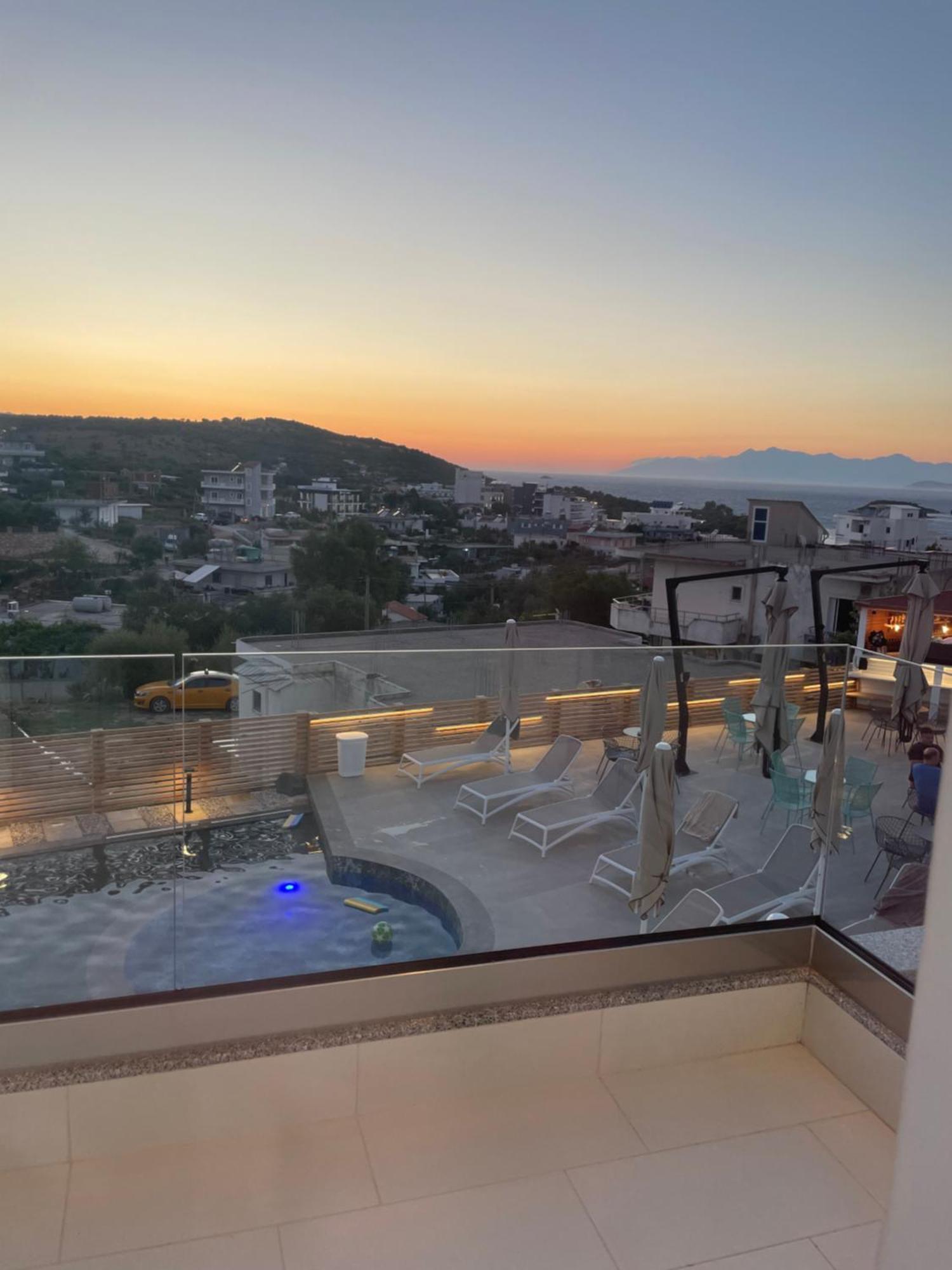 The View Hotel Ксамил Экстерьер фото