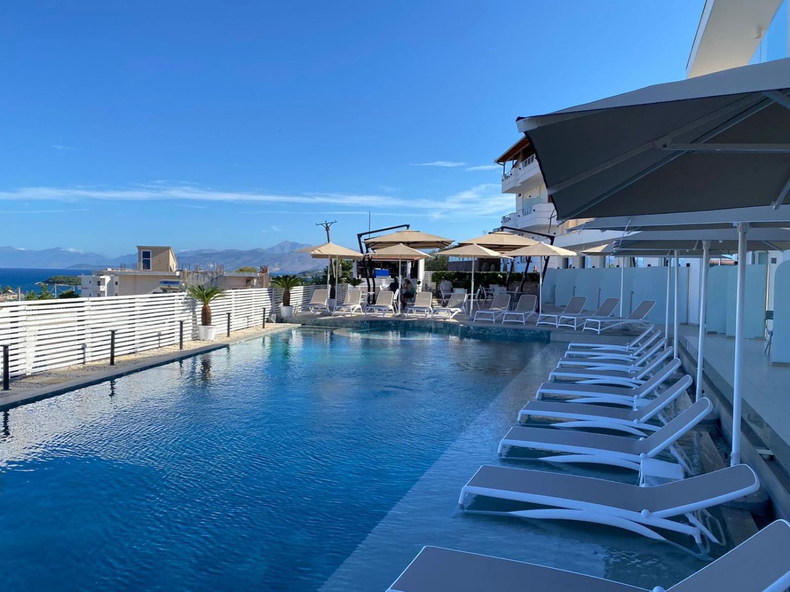 The View Hotel Ксамил Экстерьер фото